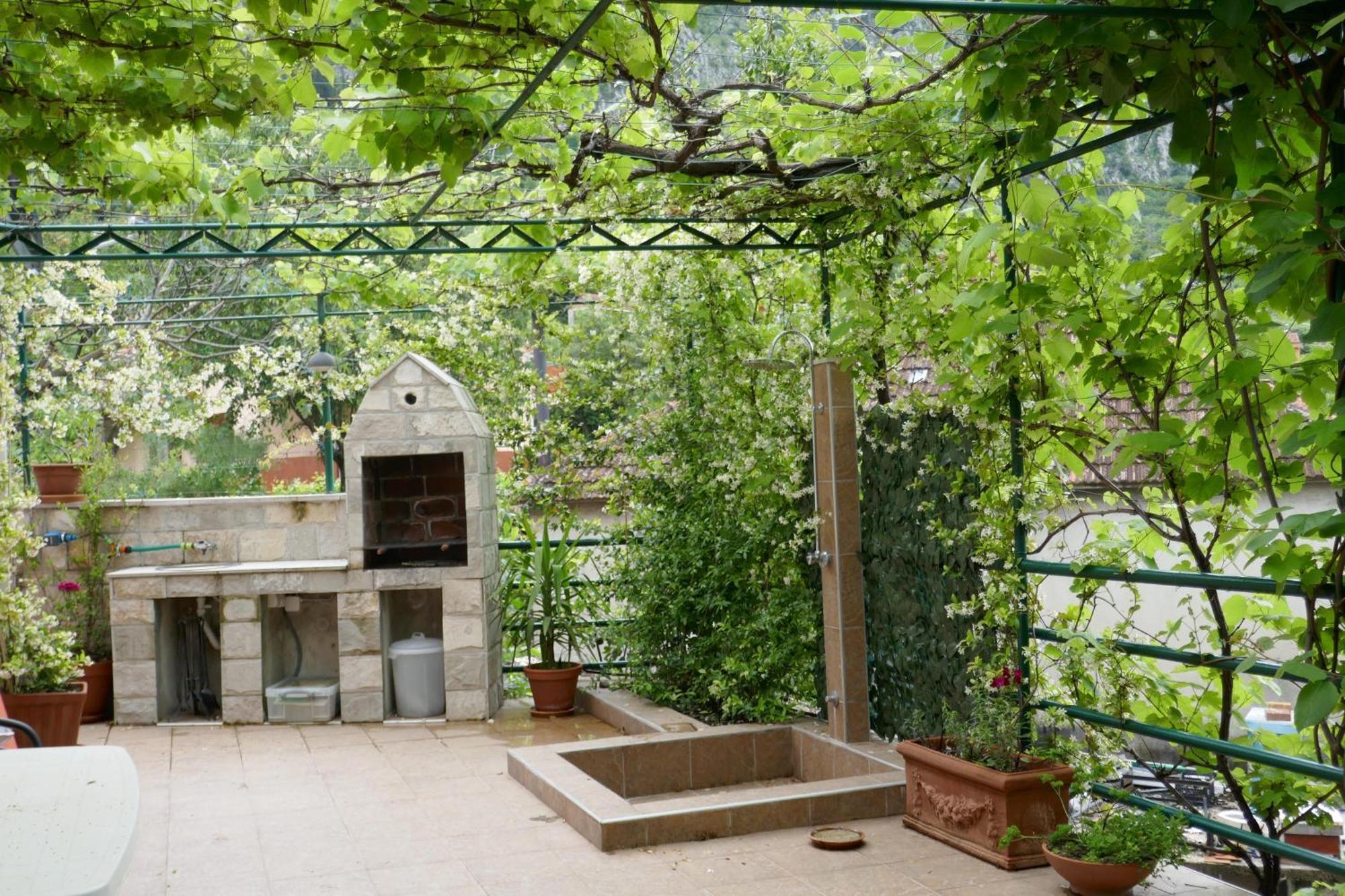 Ecohouse Risan Studio 외부 사진