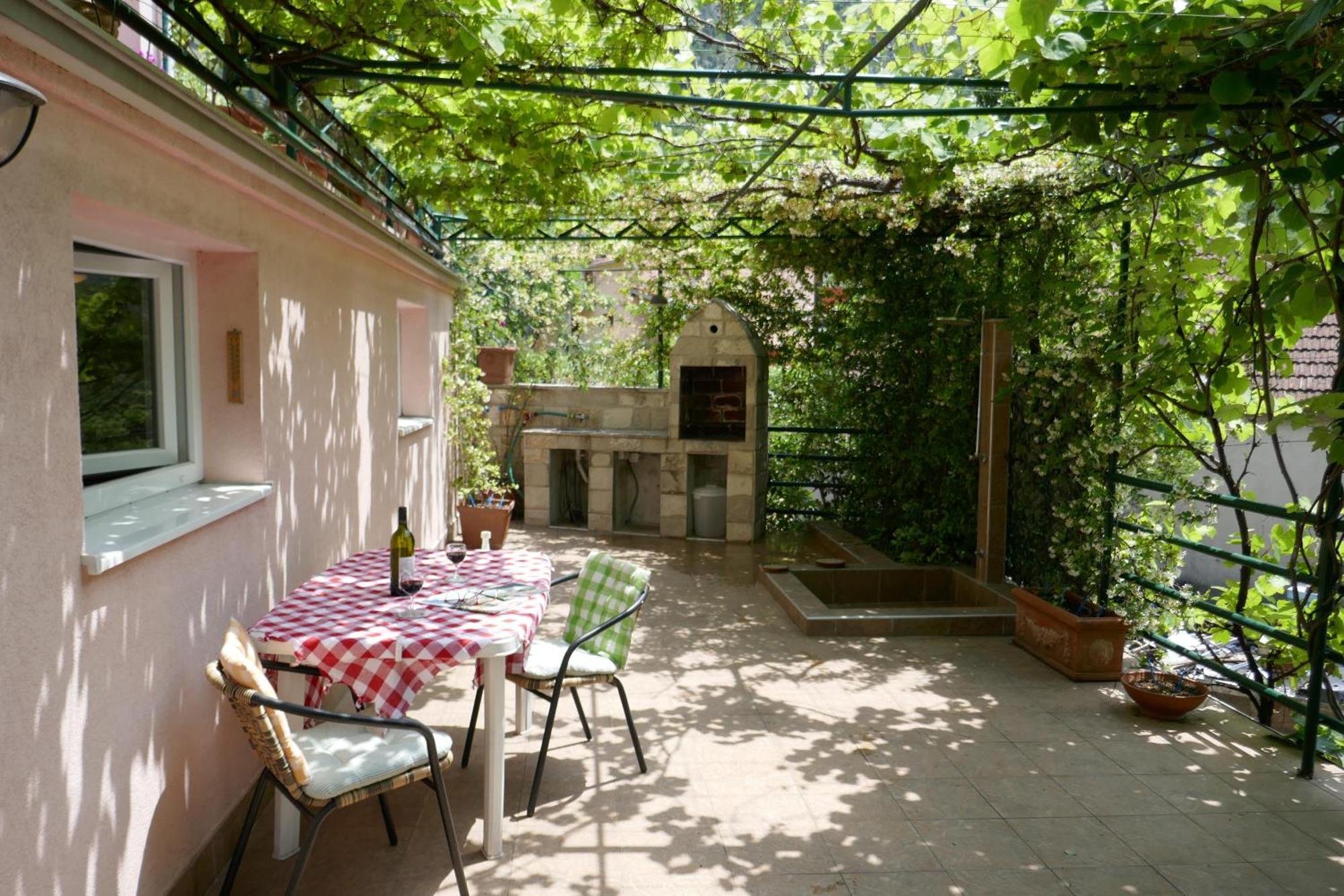 Ecohouse Risan Studio 외부 사진