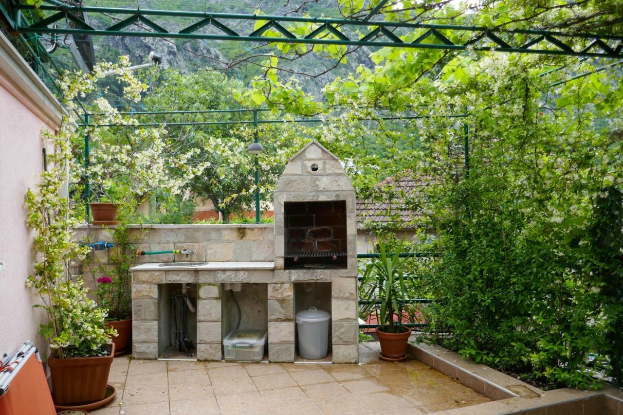 Ecohouse Risan Studio 외부 사진